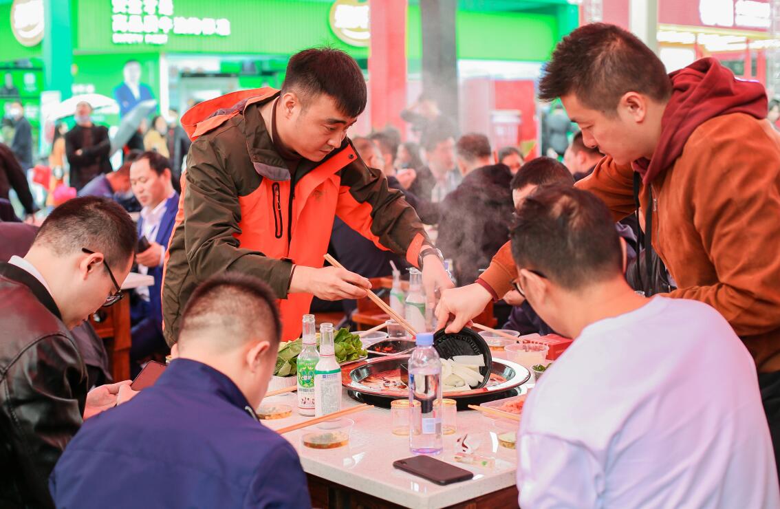 上新啦！朝天門氣泡青梅酒，絕佳的“火鍋伴侶”