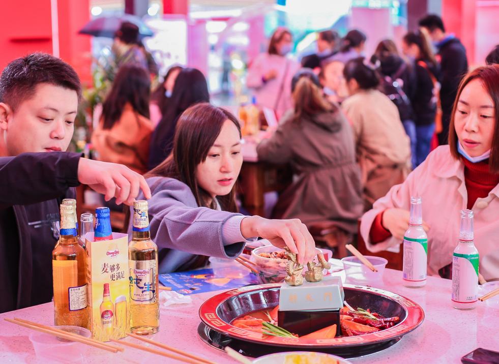 梧州開火鍋加盟店，3招翻臺(tái)率提高50％！