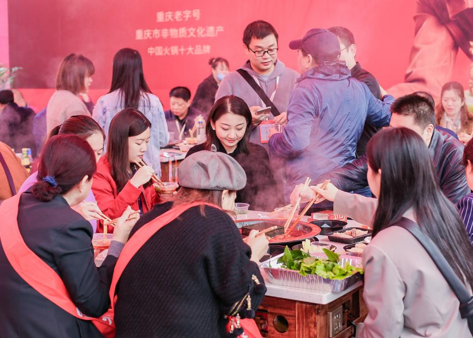 為什么現(xiàn)在的火鍋店都在開(kāi)拓甜品賽道？