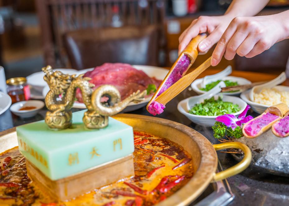 四川有名氣的火鍋品牌有哪些？這家的歷史有點久遠！