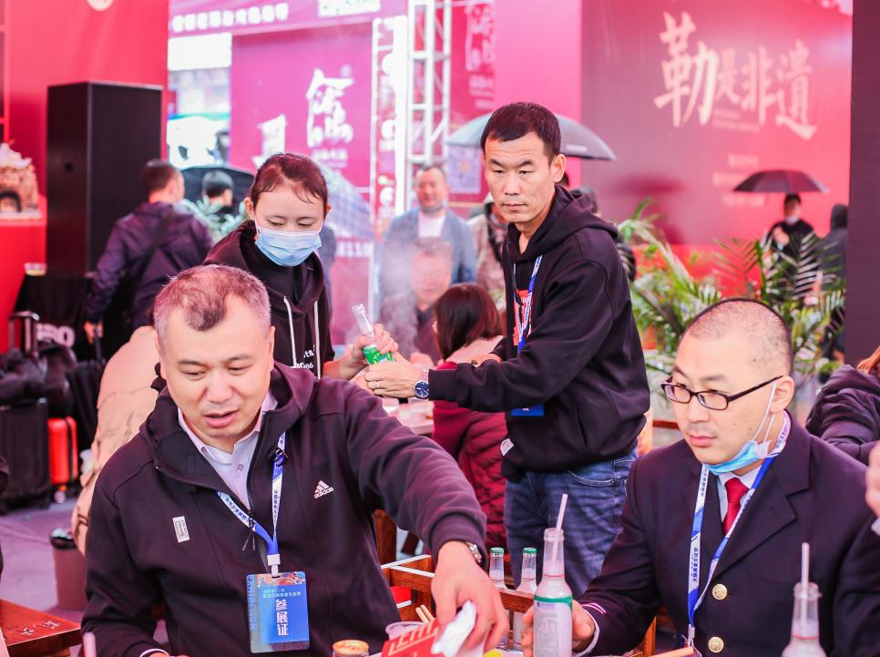 連鎖火鍋店如何在試營業期間積累客人？